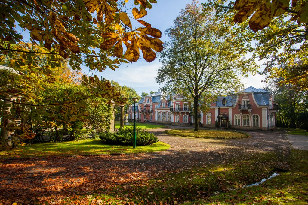 palac-w-siarach---mg1